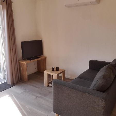 Vakantiechalet Huisje Onder De Toren Оосткапелл Экстерьер фото