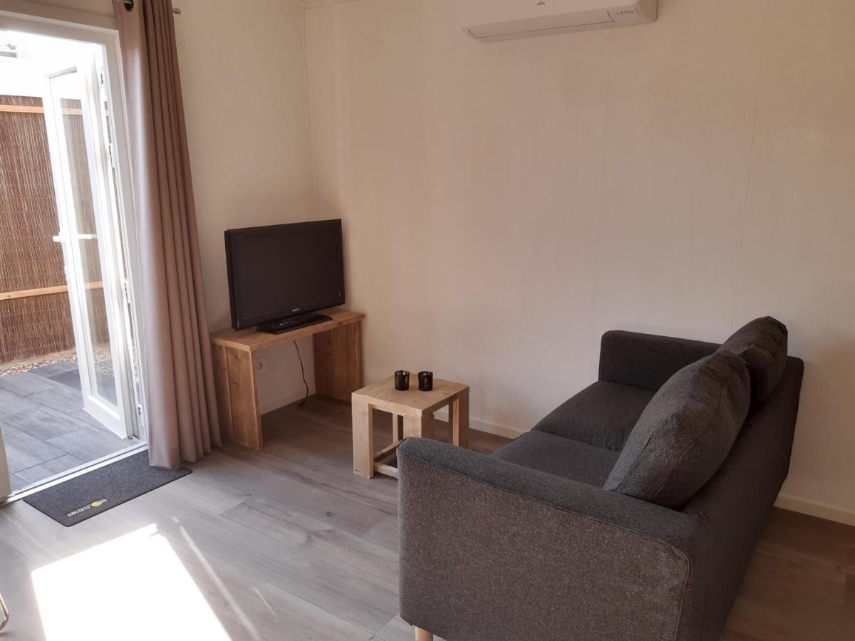 Vakantiechalet Huisje Onder De Toren Оосткапелл Экстерьер фото